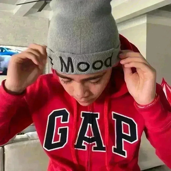 Super Cool Gray Beanie #Mood - Picture 1 of 4